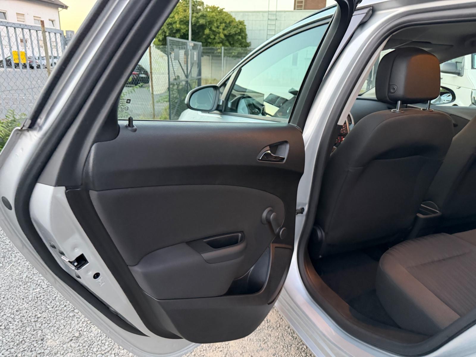 Opel Astra J Sports Tourer Selection/Automatik/Klima