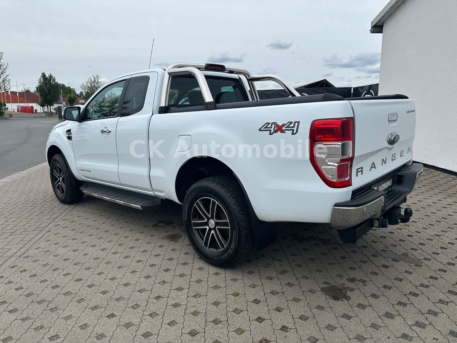 Fahrzeugabbildung Ford Ranger 3.2 TDCi Limited Extrakabine 4x4/Navi/AHK