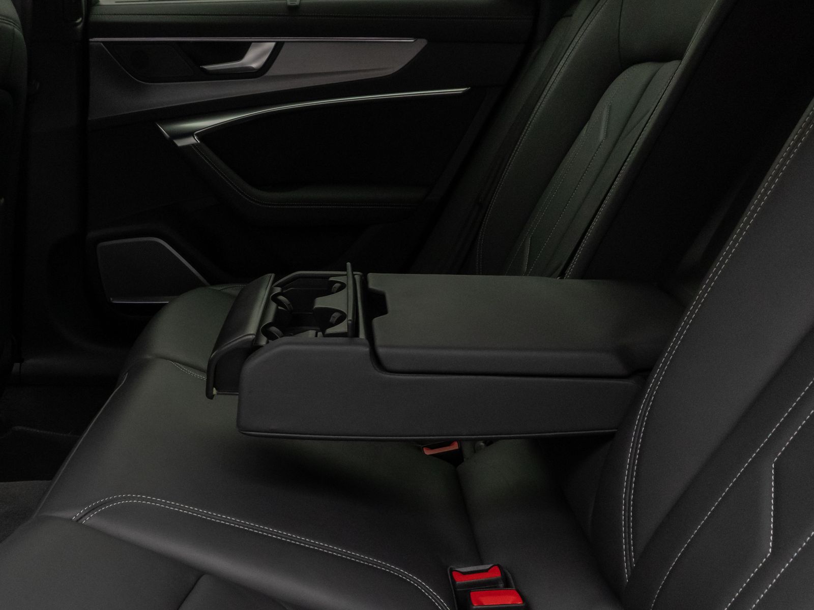 Fahrzeugabbildung Audi A6 Lim. 55 TFSI quattro S-Line + B&O SoftCl HUD