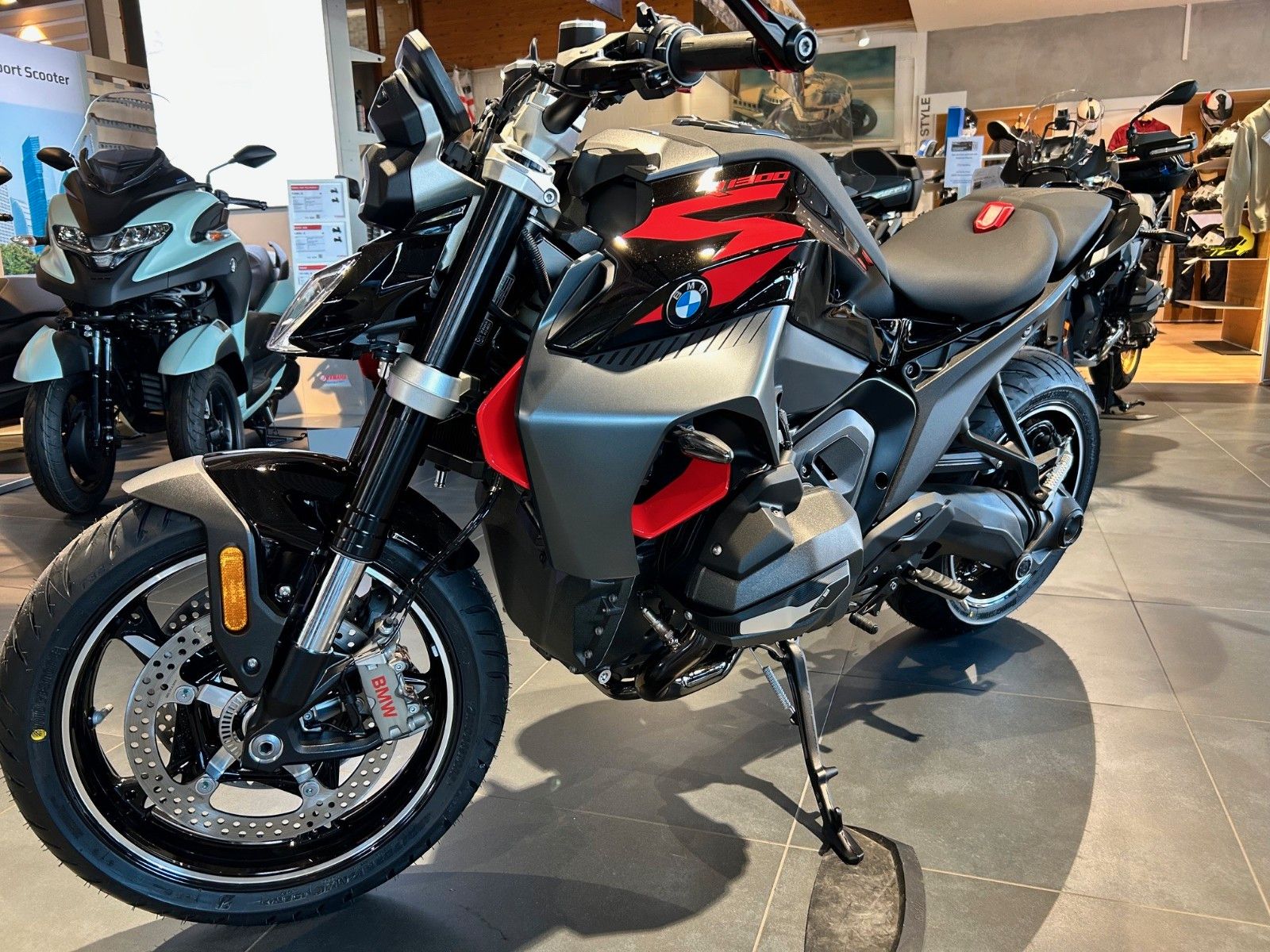 Fahrzeugabbildung BMW R 1300 R - 3 Pakete + Option 719 uvm.