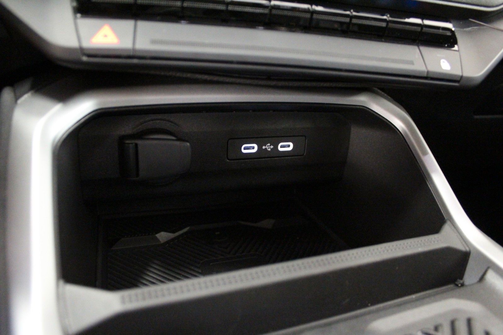 Fahrzeugabbildung Dacia Bigster hybrid 155 Journey Winter- & City-Paket