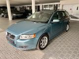 Volvo V50 2.0 Kinetic*PDC*AHK* - Volvo V50 mit Benzin-Antrieb: Scheckheftgepflegt