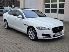 Fahrzeugabbildung XF AWD Automatik