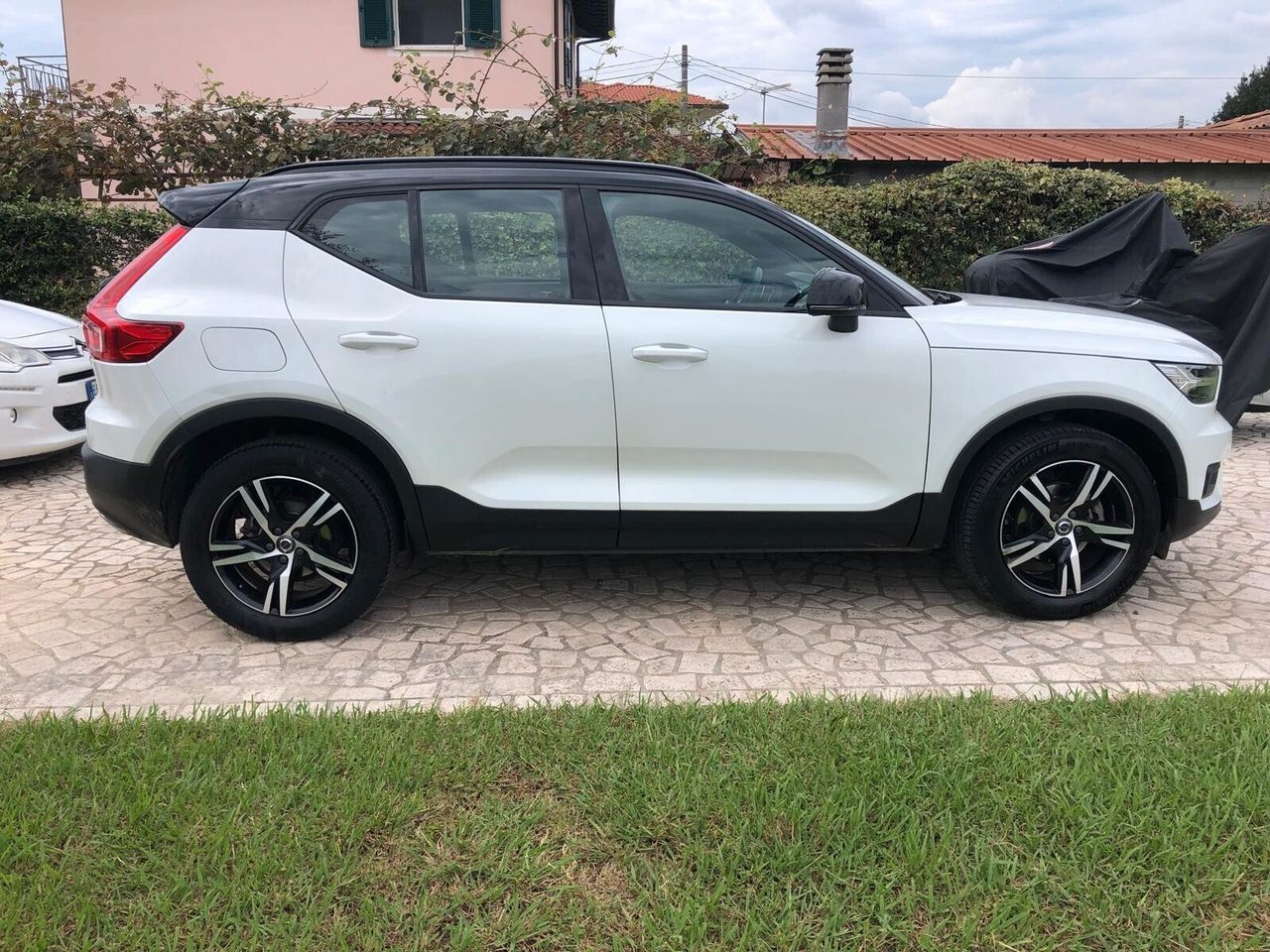 Volvo XC40 D3 Geartronic R-design UNICO PROPRIET imagem 2