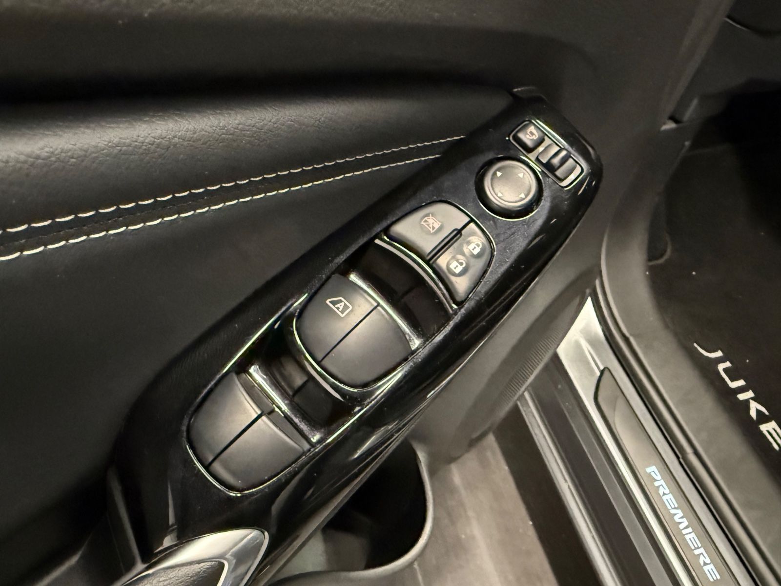 Fahrzeugabbildung Nissan Juke Hybrid Premiere Edition Navi 2-Farben-Lack