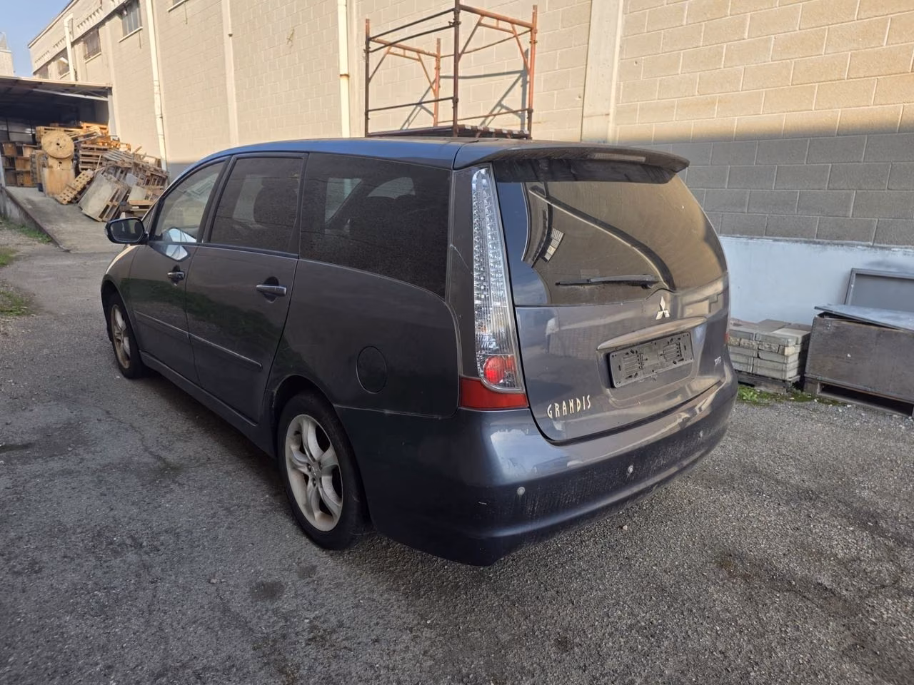 Mitsubishi Grandis 2006 — photo 6