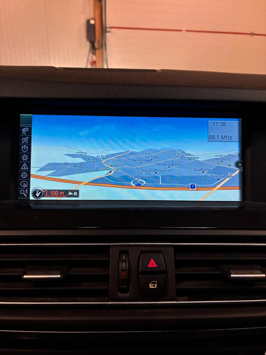 BMW 525 2011 — photo 17