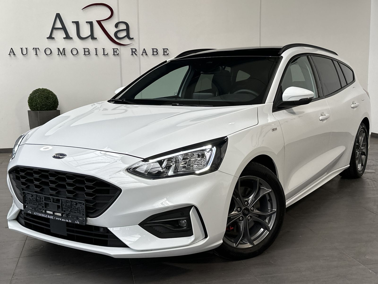 Fahrzeugabbildung Ford Focus Turnier 2.0 EB ST-Line X NAV+LED+PANO+KAM