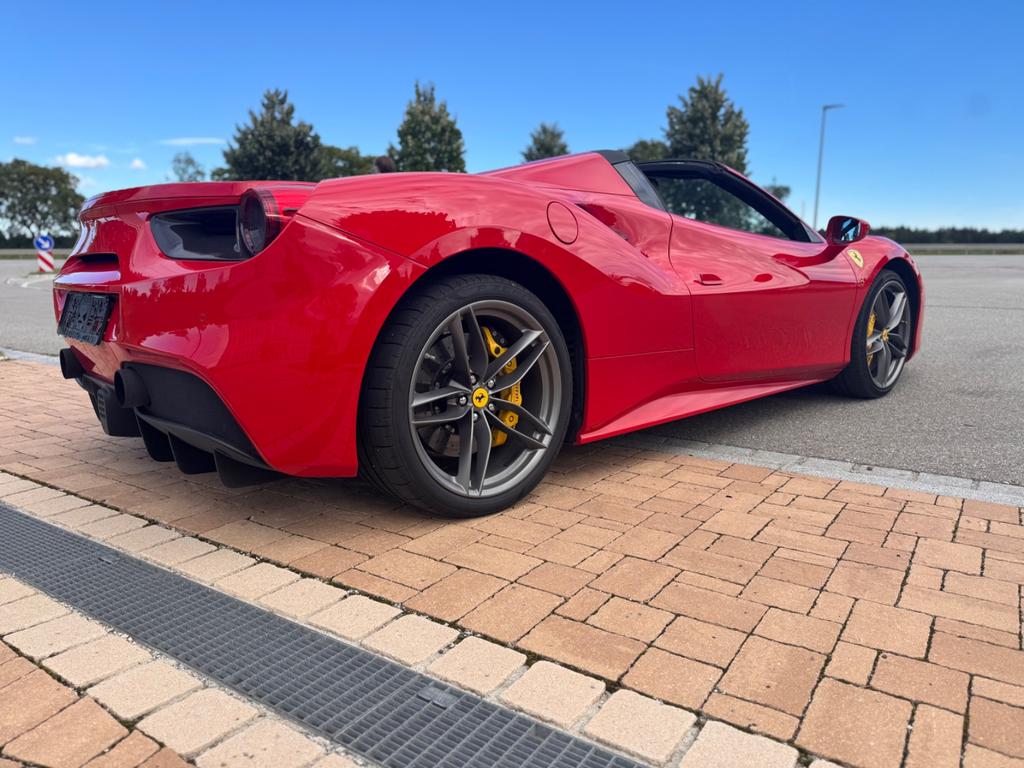 Ferrari 488 Spider