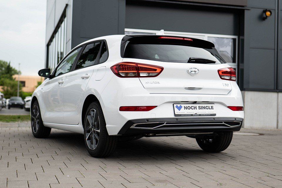 Fahrzeugabbildung Hyundai i30 1.5T 160PS 48V Advantage