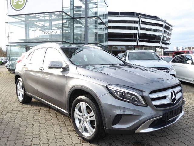 Mercedes-Benz GLA 220 d Urban 4Matic Exklusiv Kamera Bi-Xenon