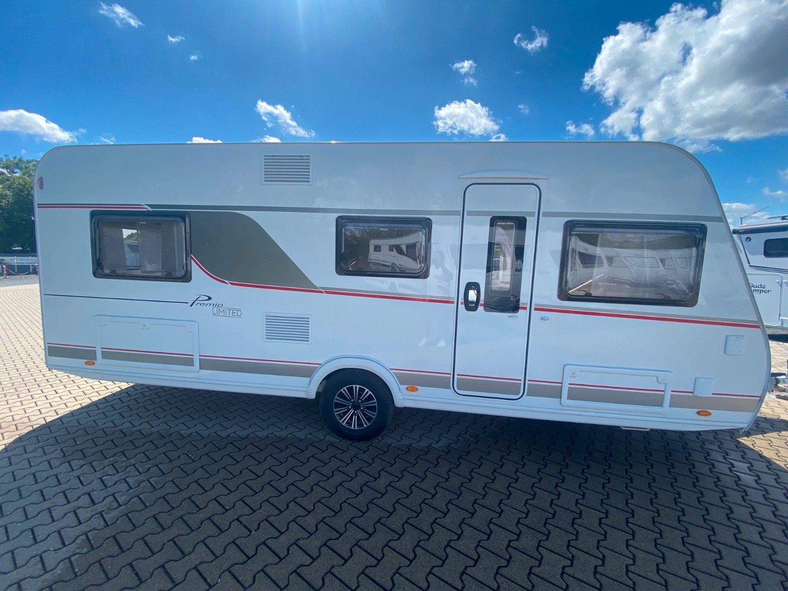 Fahrzeugabbildung Bürstner Premio 530 TL  LIMITED *1.700Kg*ATC*Aluf.*Dusche