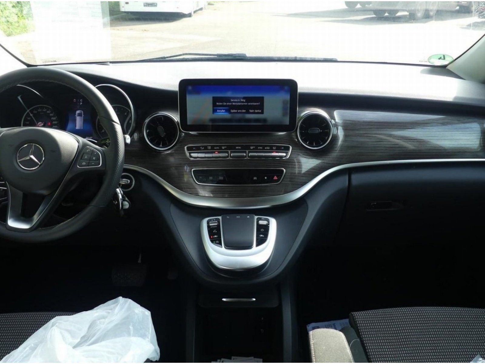 Fahrzeugabbildung Mercedes-Benz V 300 d L EDITION DISTRO AHK MBUX ILS el.Heckkla
