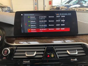 BMW 530 i xDrive *1.HAND*NAVI*TEMPO*SZHZ*AHK*PDC*