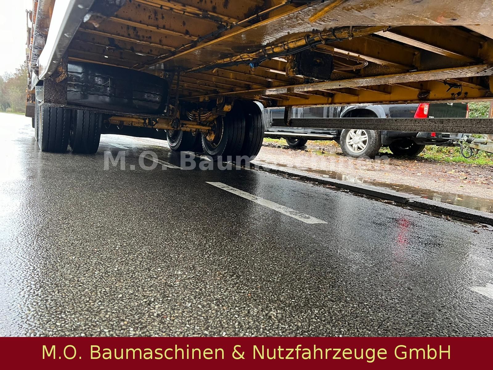 Fahrzeugabbildung Müller-Mitteltal PT 30,0 Kompakt / 3 Achser / Blatt /hydr. Rampen