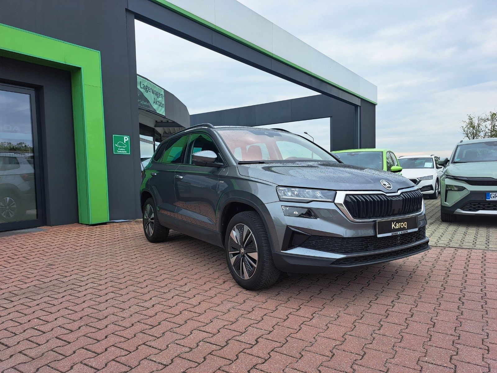 Skoda KAROQ Tour 1.5l TSI 110 kW 150 PS DSG imagem 3