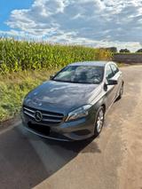 Mercedes-Benz A 180 - grau, TÜV 09/2026, Klimaanlage - Mercedes-Benz: 1.0