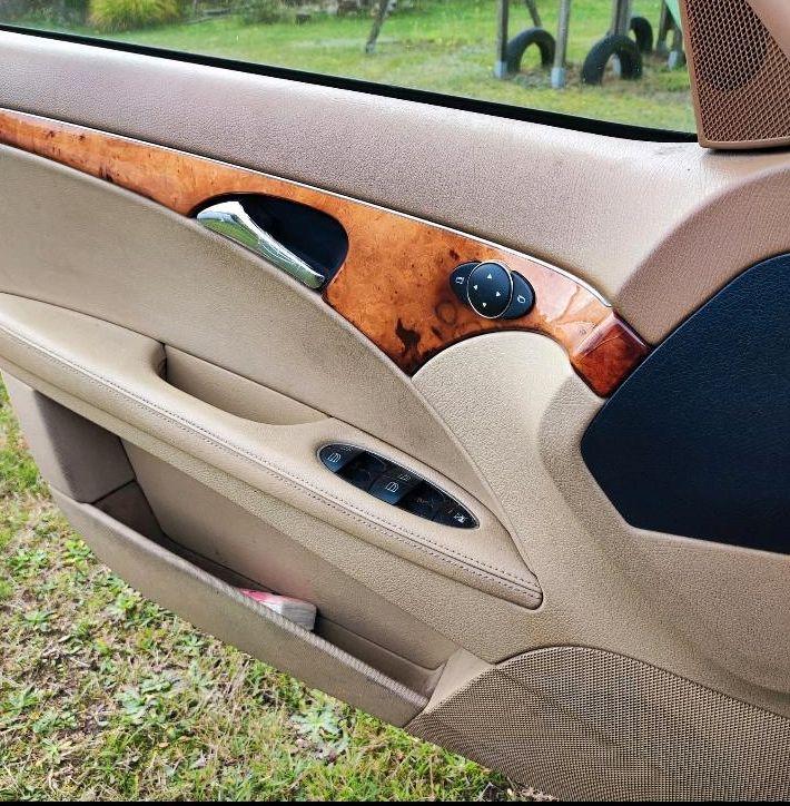 Mercedes-Benz E220 2007 — photo 11