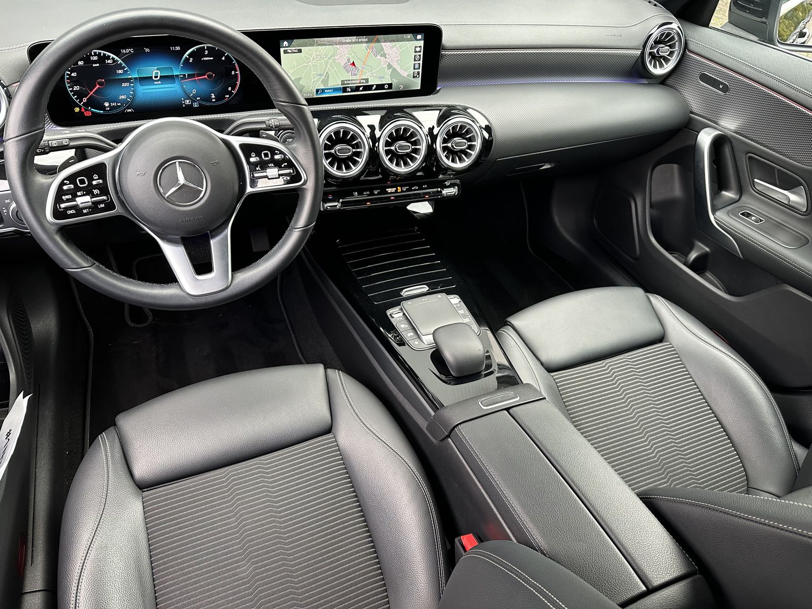 Fahrzeugabbildung Mercedes-Benz CLA 200d Shooting Brake Progressive NAV+LED+WIDE