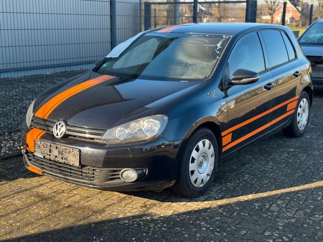 Volkswagen Golf 1.6 TDI MATCH Brandschaden