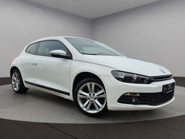 Volkswagen Scirocco 1.4 TSI 90 kW Team / CANDY WHITE