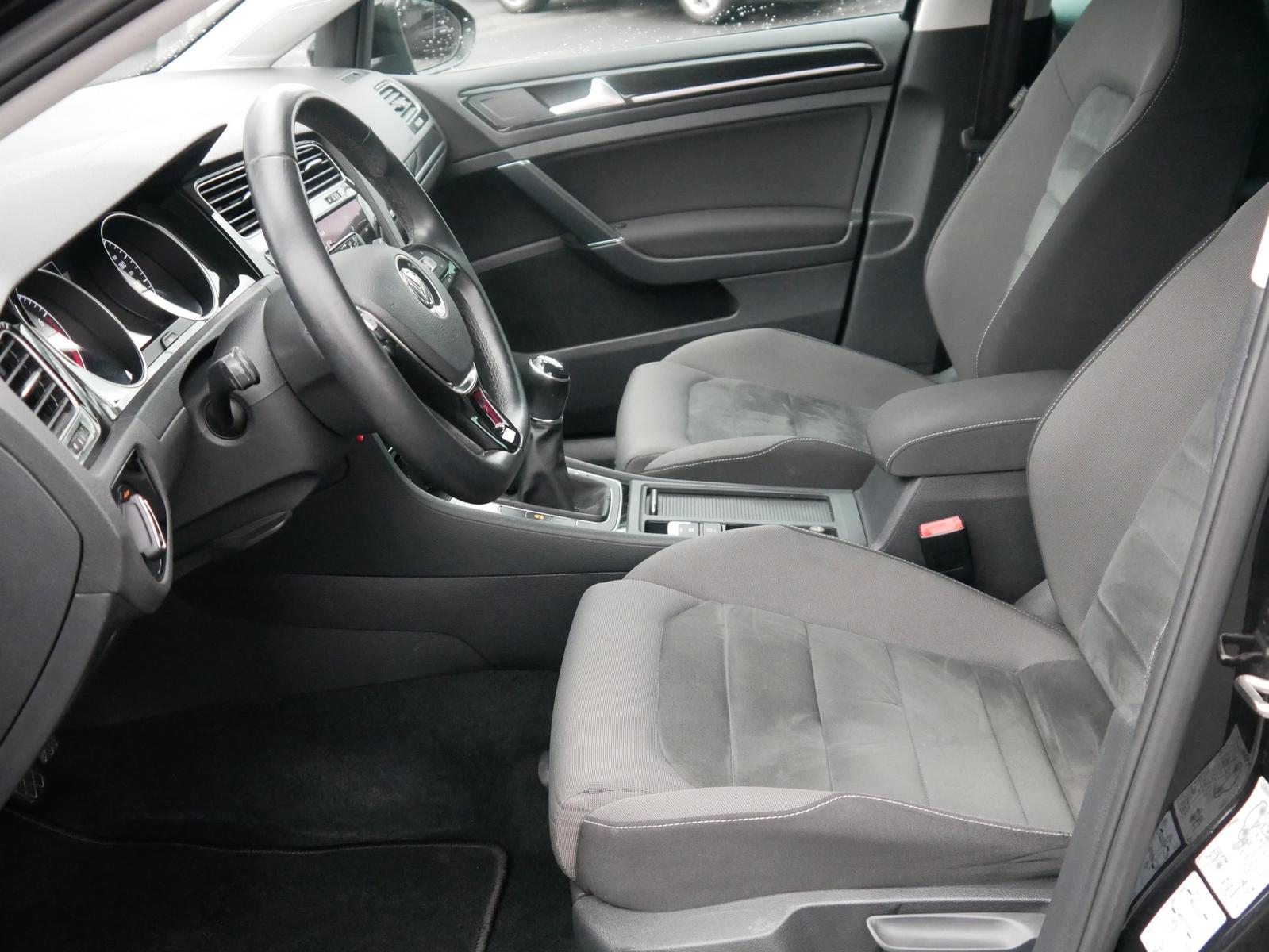 Volkswagen Golf VII 1.5 TSI Highline Navi ACC Kamera PDC