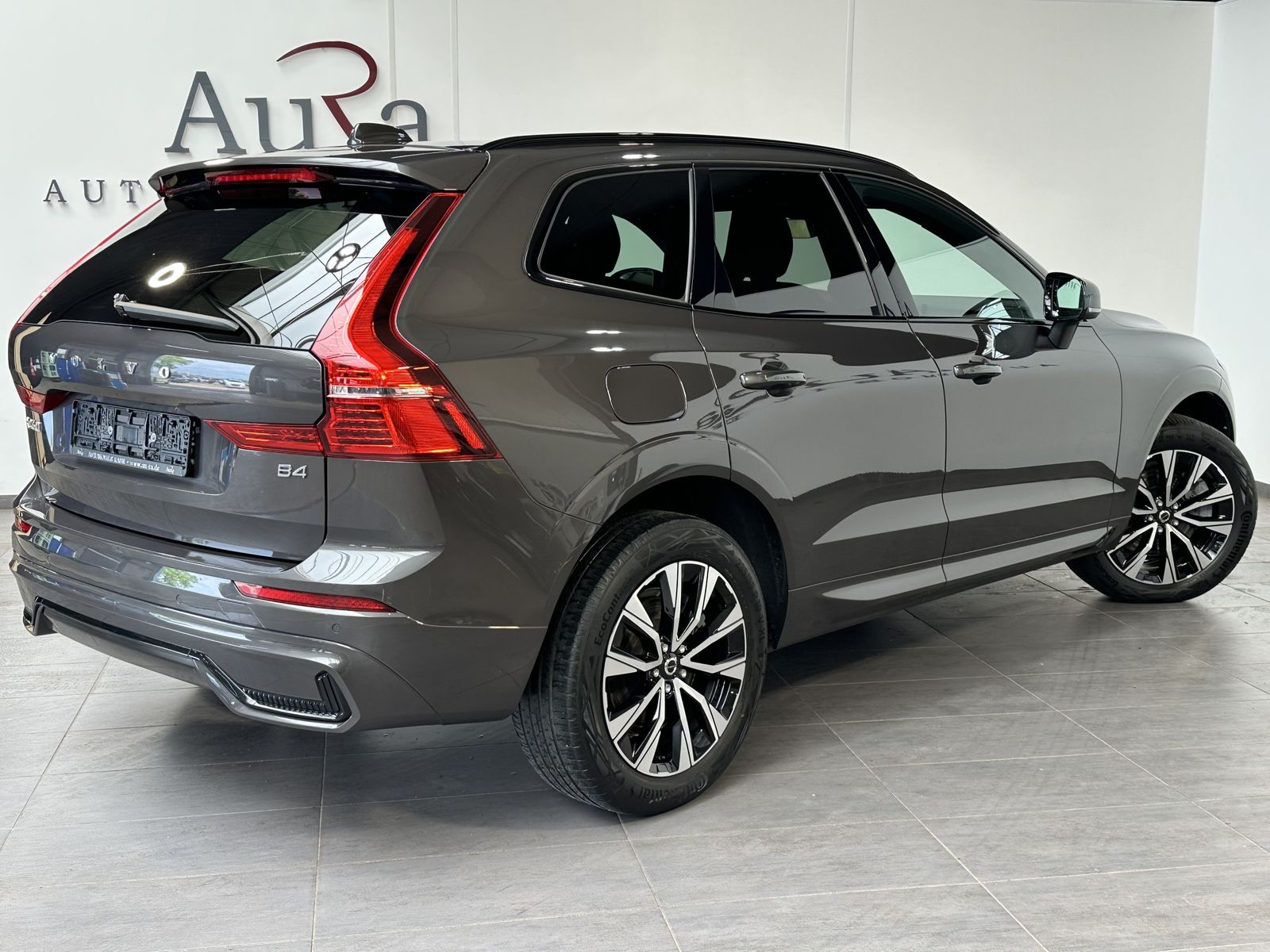 Fahrzeugabbildung Volvo XC60 B4 D Plus Dark NAV+LED+ACC+TOTW+AHK+H&K+1HD
