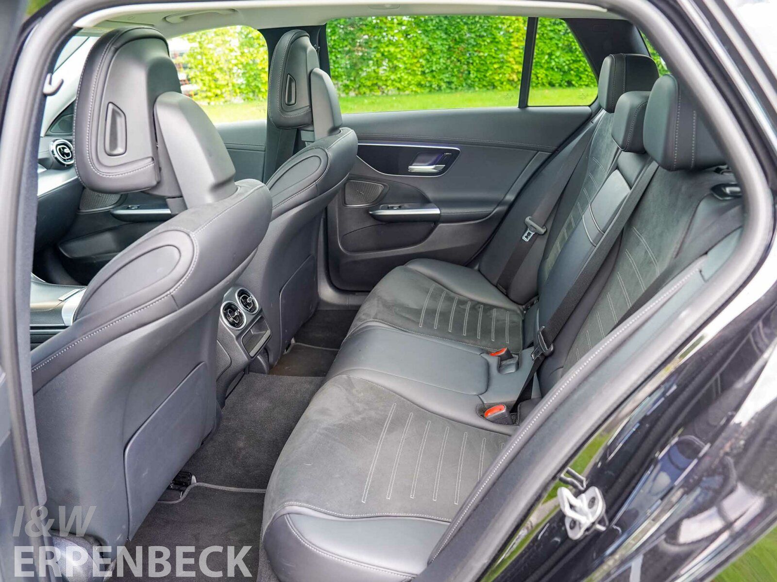 Fahrzeugabbildung Mercedes-Benz C 220 d T-Modell AMG AHK Memory Pano Totw