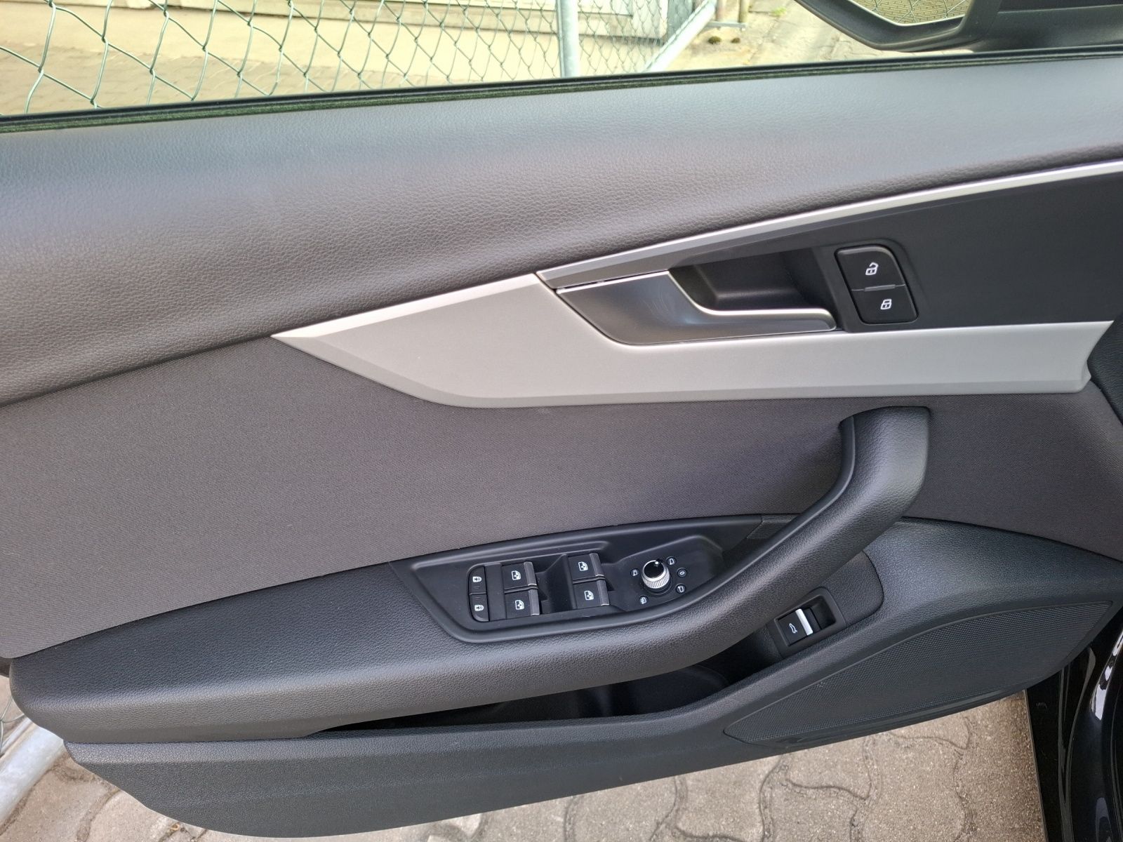 Fahrzeugabbildung Audi A4 Avant 35 TFSI S-tronic Navi GRA PDC SH LM