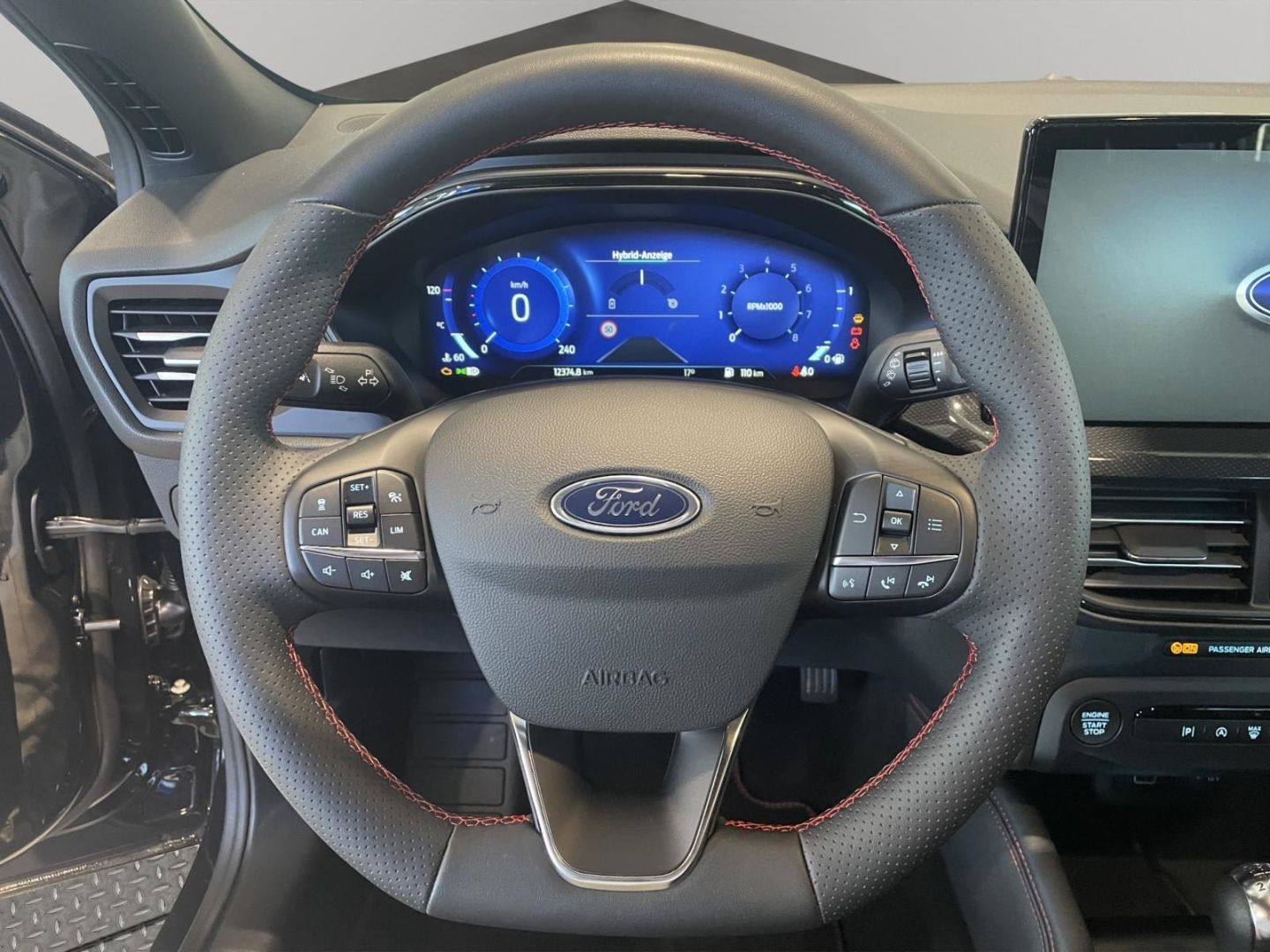Fahrzeugabbildung Ford Focus Turnier ST-Line X AHK, WINTERPAKET