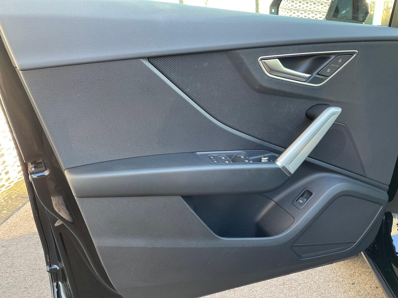 Audi Q2 35 TFSI S tronic advanced  Navi LED Leder PDC