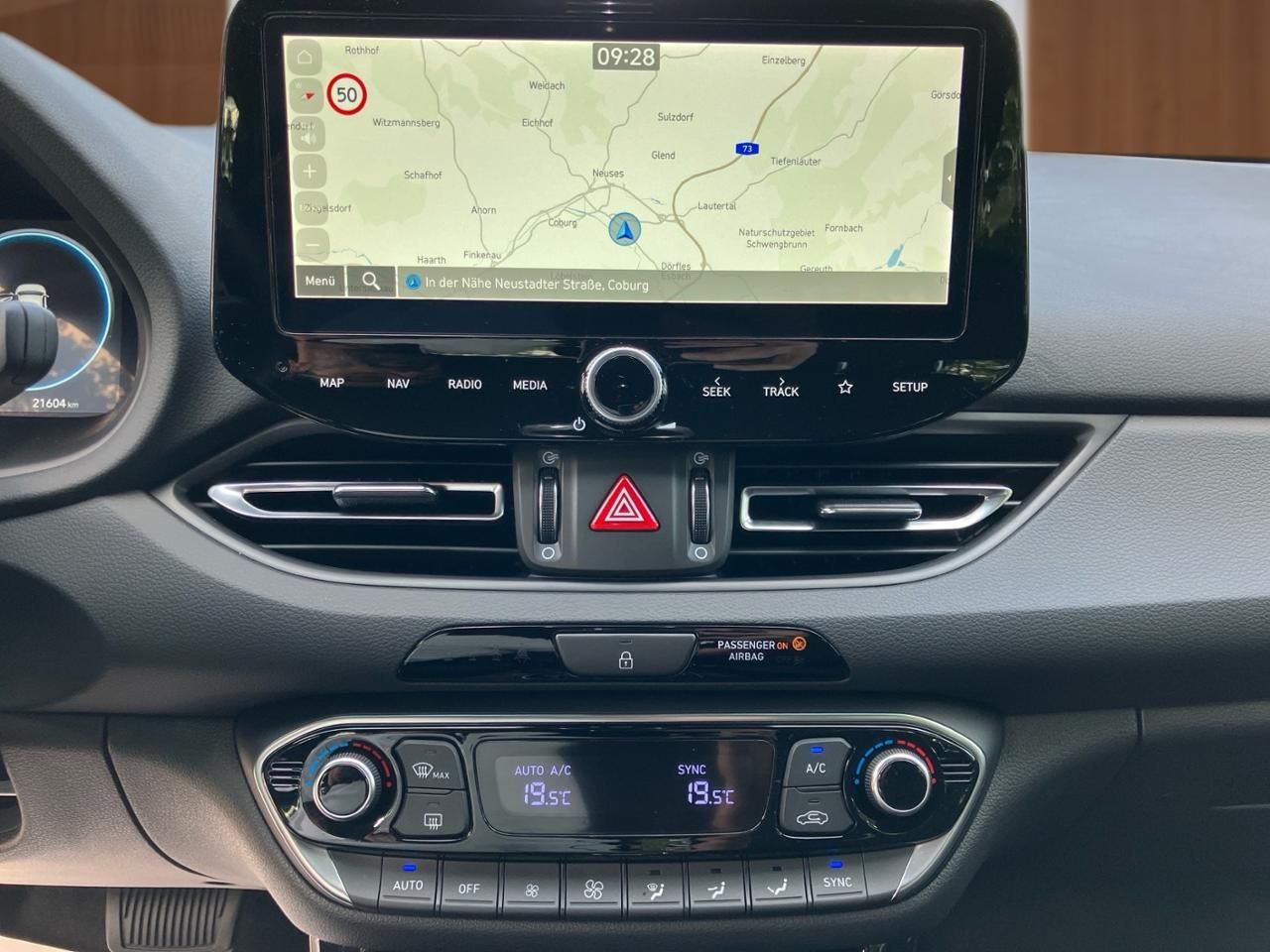 Fahrzeugabbildung Hyundai i30 ADVANTAGE LED*CARPL*SHZ*LHZ*KAM*2Z-K