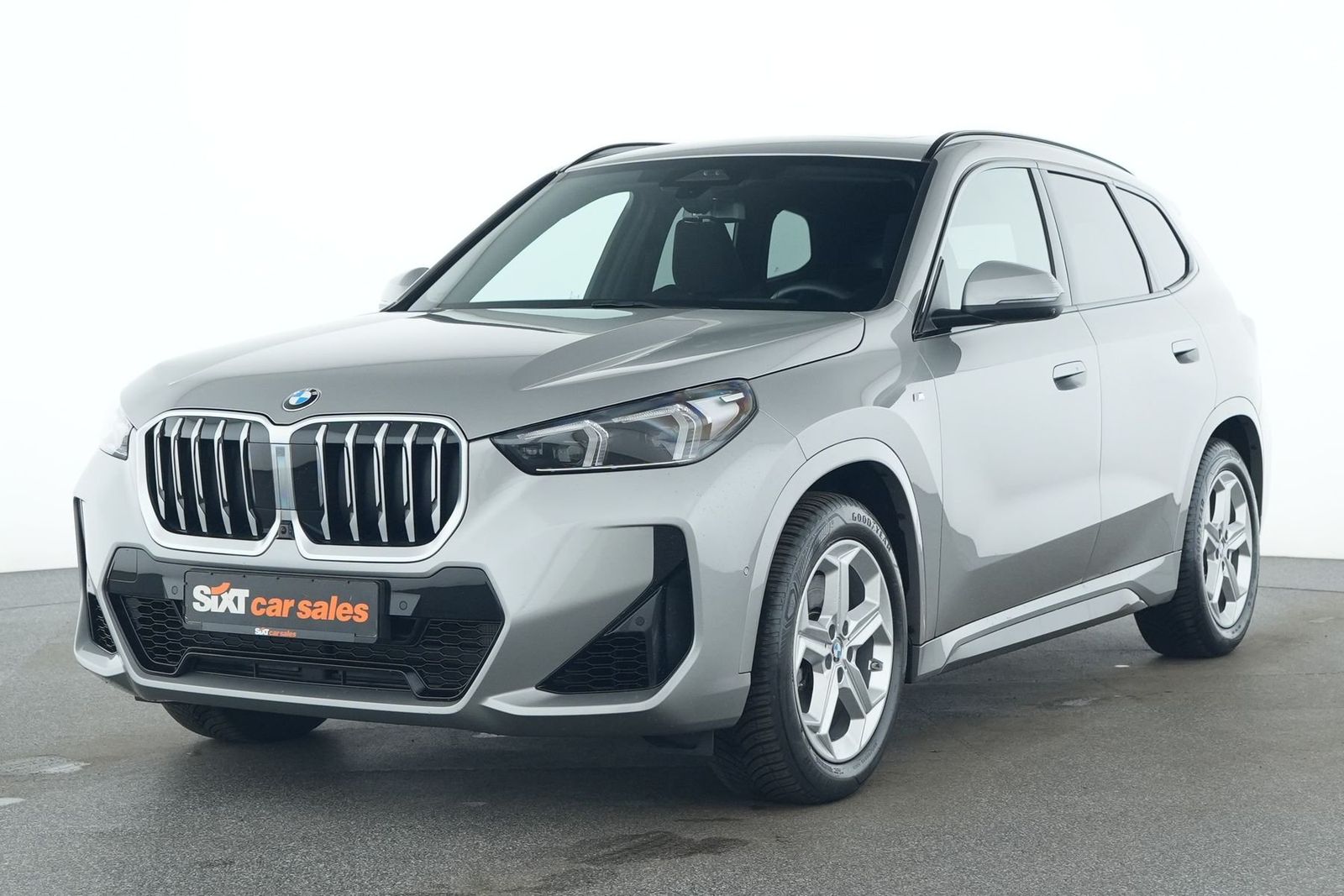 BMW X1 xDrive 23i M Sport PANO HUD ad.LED ACC AHK foto 3