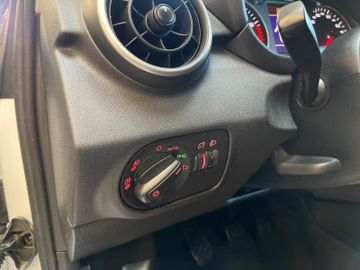 Audi A1  *SHZ*KLIMA*PDC*DYNAMIK-FAHRWERK*