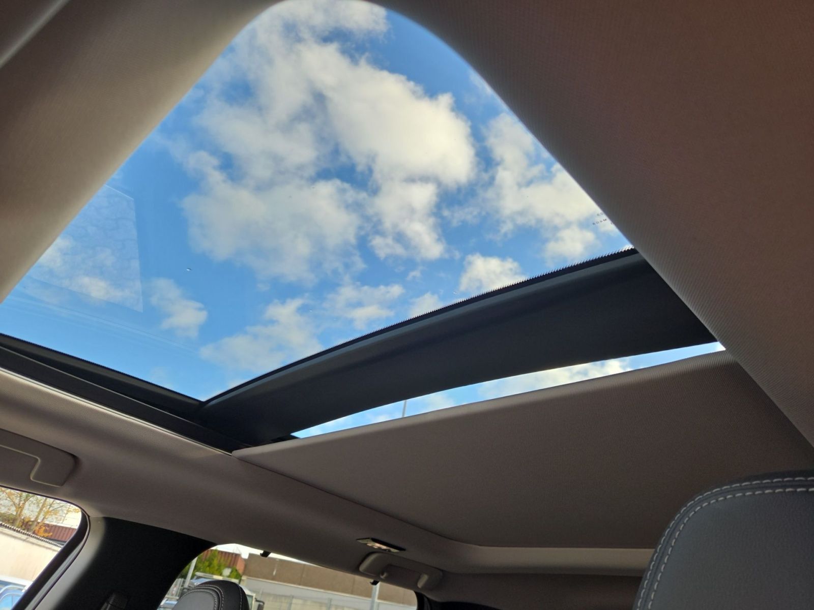 Fahrzeugabbildung Mitsubishi Outlander 2.4 PHEV  " TOP " AHK "