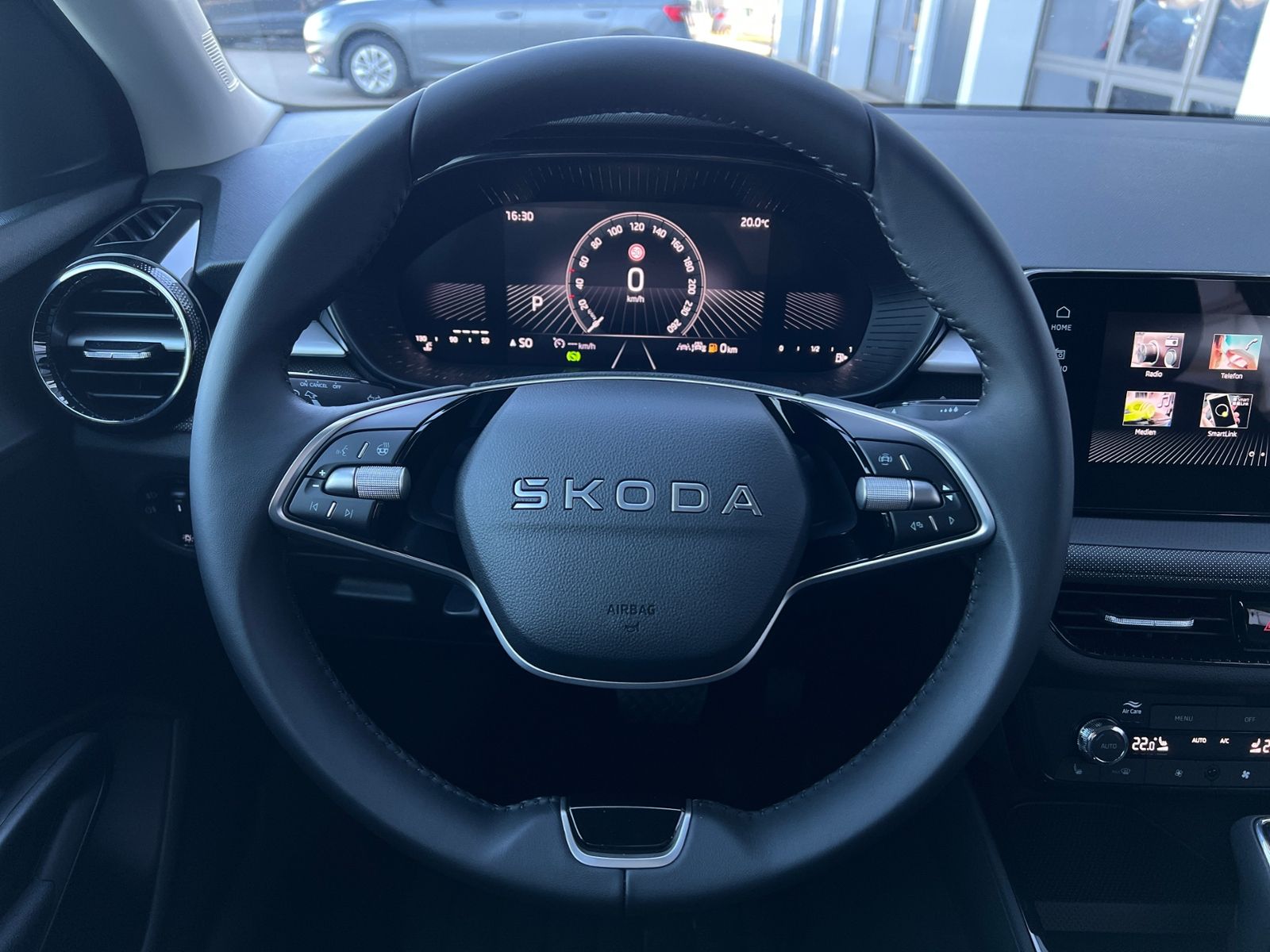 Fahrzeugabbildung SKODA Fabia Selection 1.0 TSI DSG *LED, KESSY, Rückfah