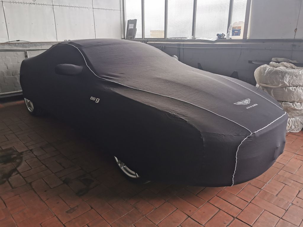 Aston Martin DB9