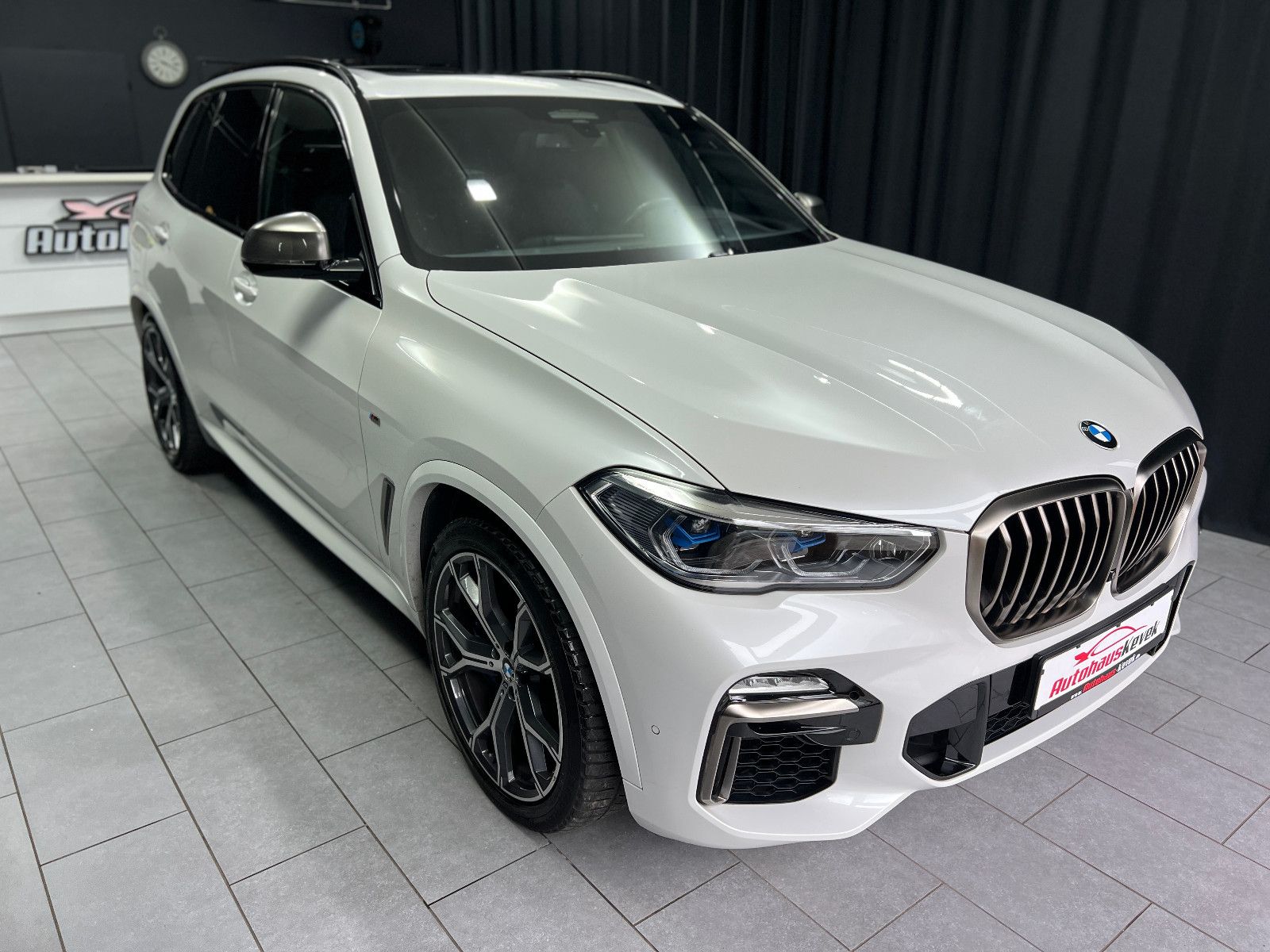 Fahrzeugabbildung BMW X5 M50d*LASER*SKY-LOUNGE*LUFT*7-SITZER*MASSAGE*