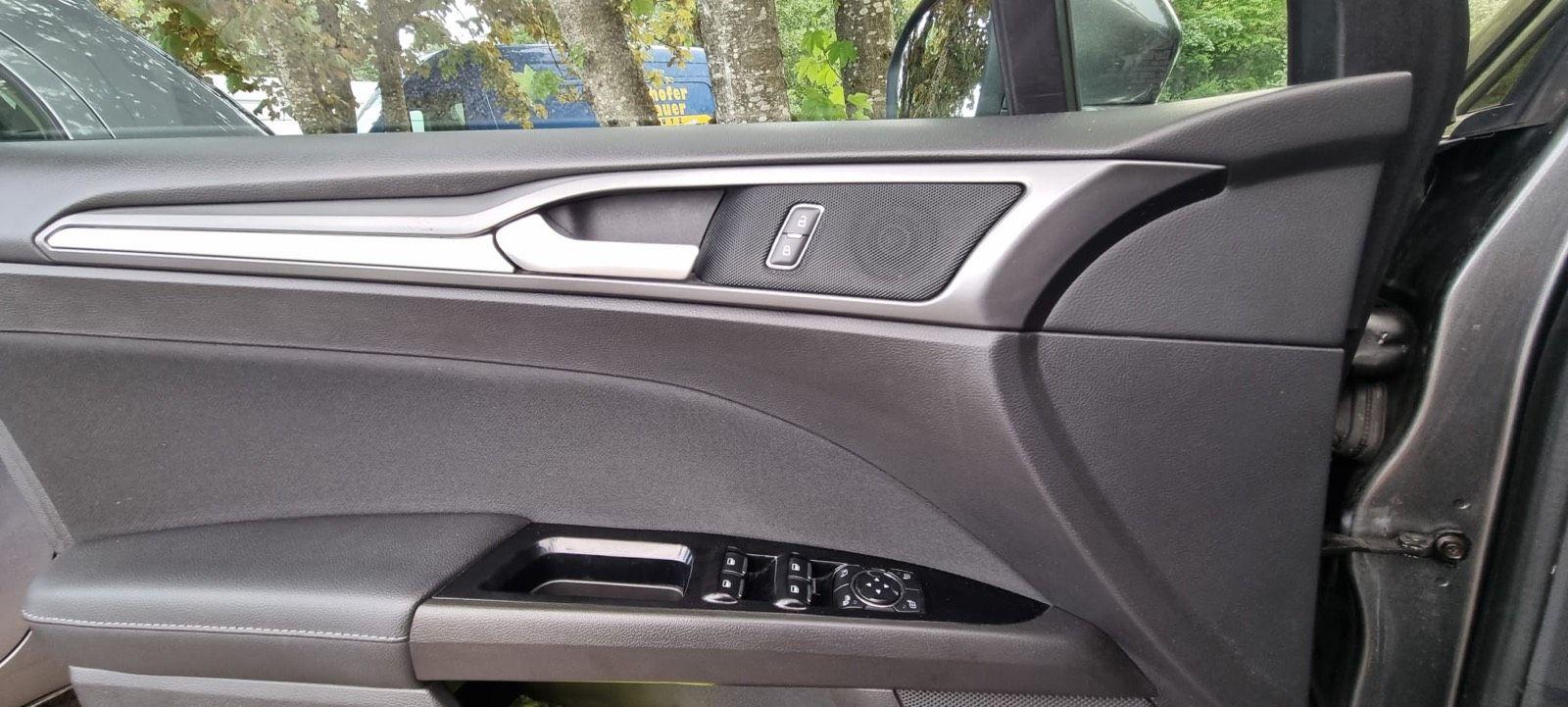 Ford Mondeo 2015 — photo 10