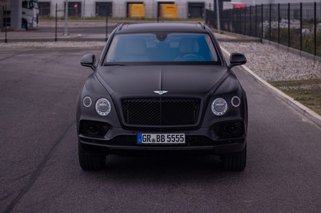 Bentley Bentayga ONYX 4.0 V8 4WD Erste Hand  LED VIP