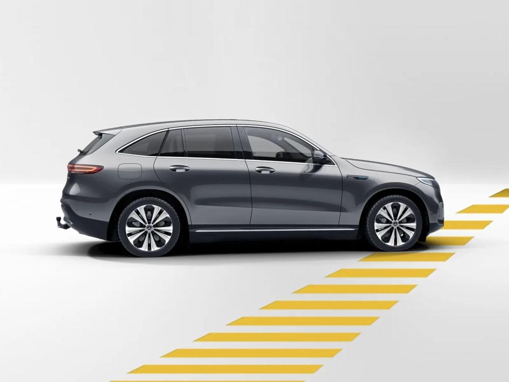 Mercedes-Benz EQC 400 4M AMG KAMERA AHK MULTIBEAM SHD
