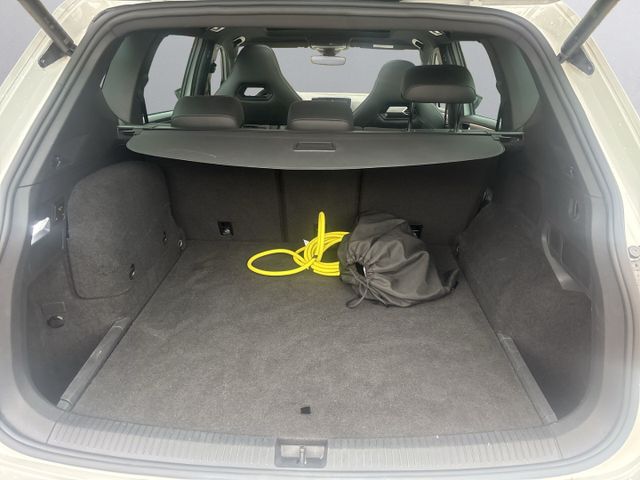 Tarraco *FR e-HYBRID+El. Panodach Navi+LED+Sperr
