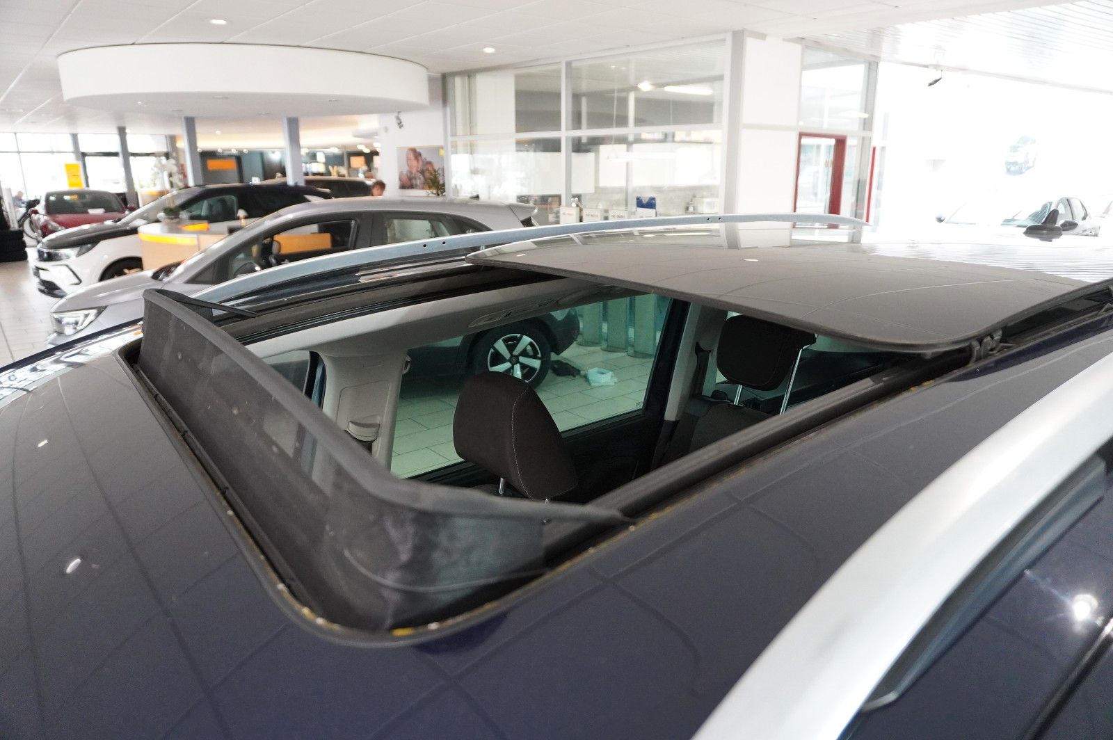 Fahrzeugabbildung Volkswagen Sharan 1.4 TSI STYLE 7-SITZE NAVI/PANO./SPORT/SH