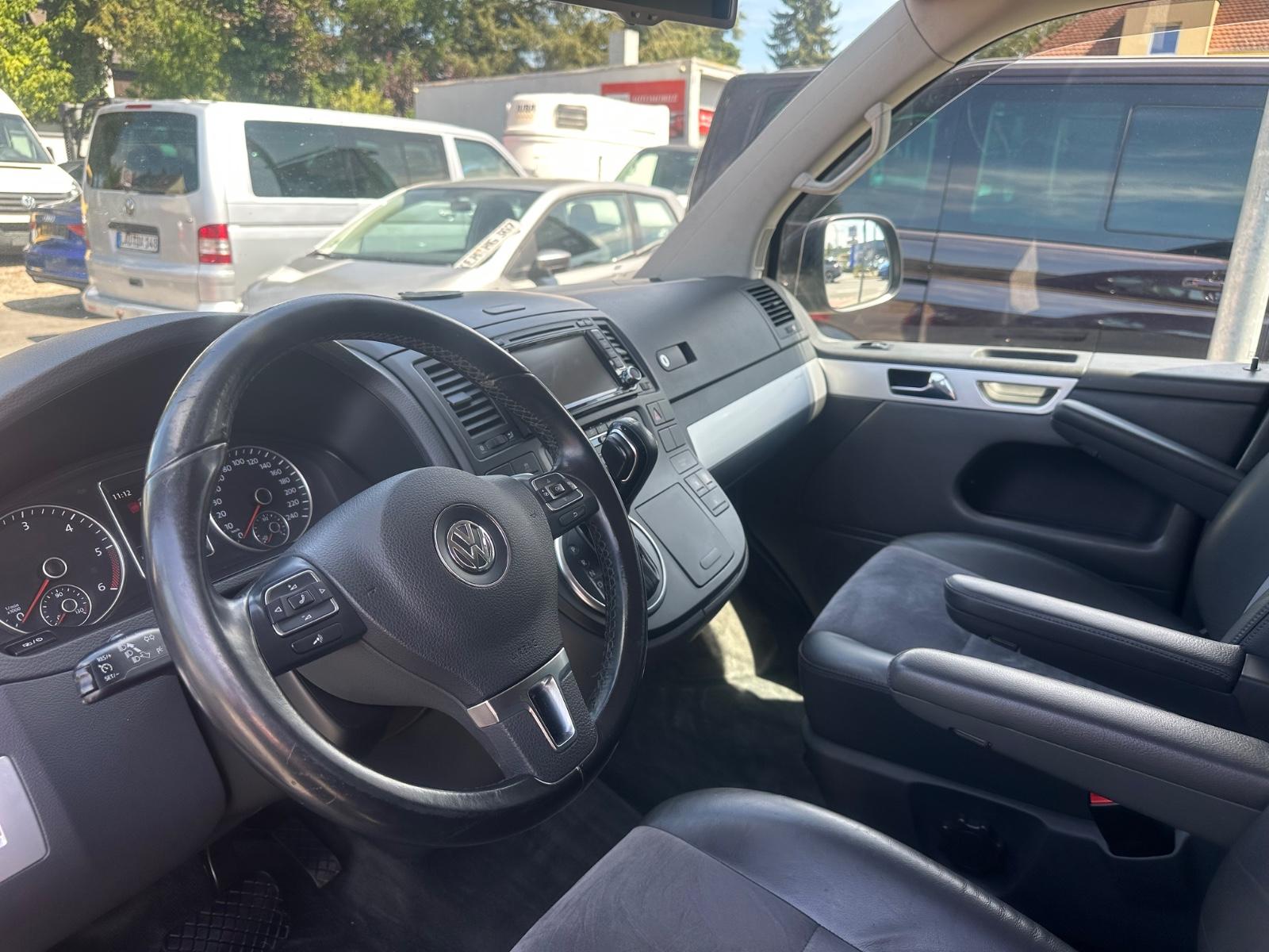 VOLKSWAGEN T5 MULTIVAN 2.0 TDI 179ch HIGHLINE BVA Portes coulissantes 2 côtés Sièges chauffants Caméra de recul