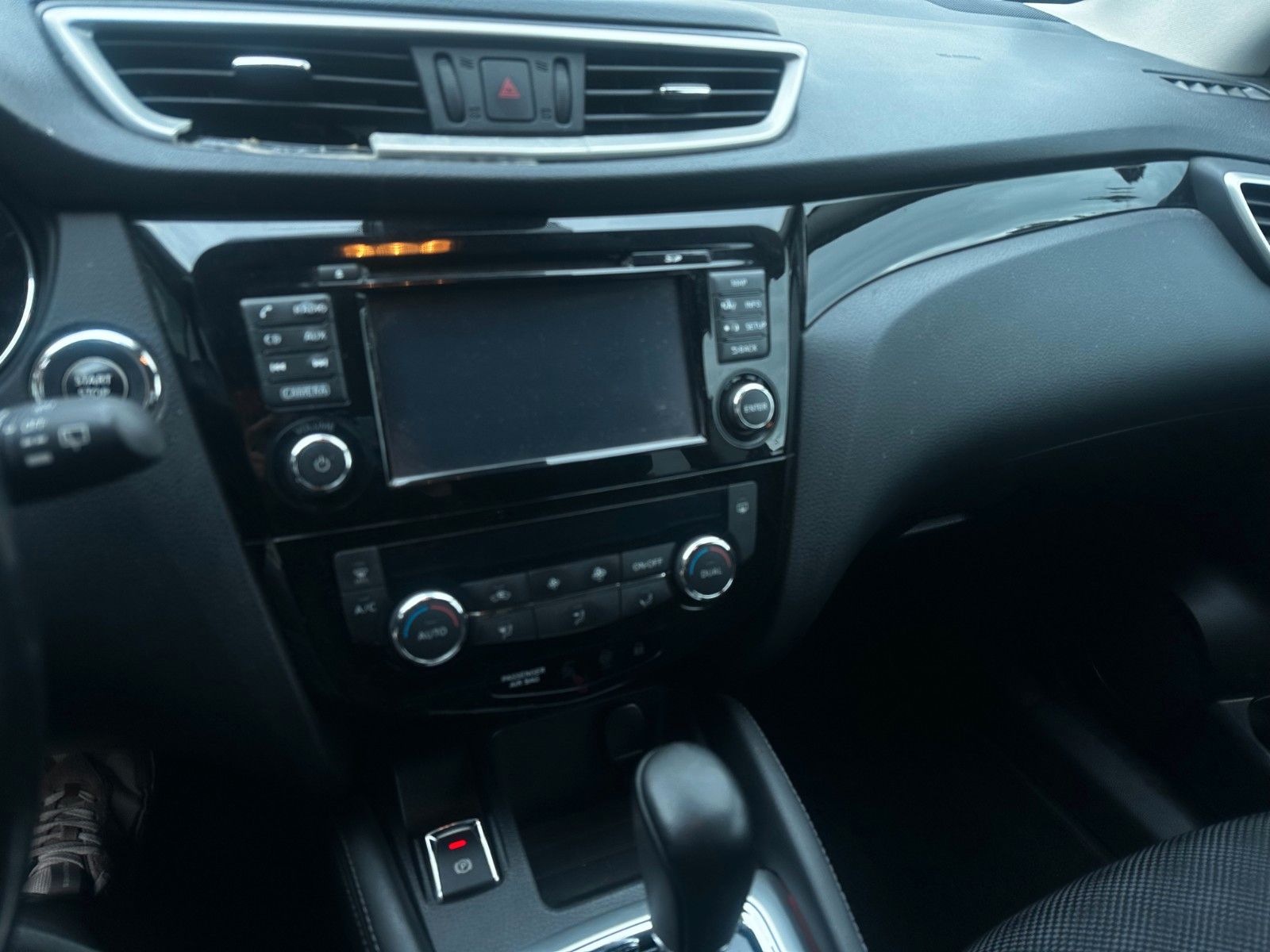 Fahrzeugabbildung Nissan Qashqai N-Connecta, AHK, Sitzheizung, wenig KM