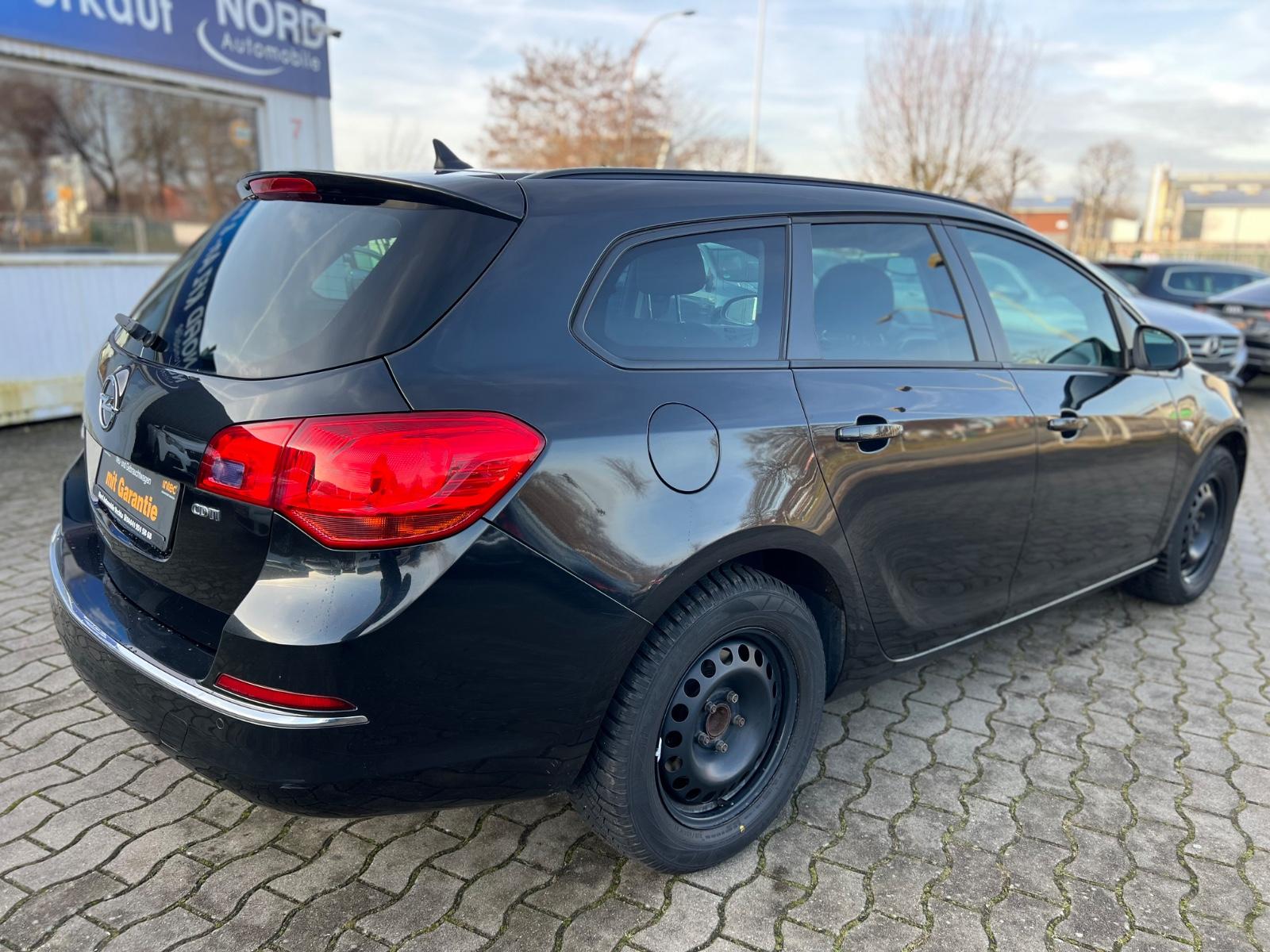Opel Astra 2015 — фото 11