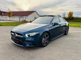 Mercedes-Benz A 35 AMG 4Matic Limousine *LED, Navi, Panorama * - blaue Mercedes-Benz A 35 AMG