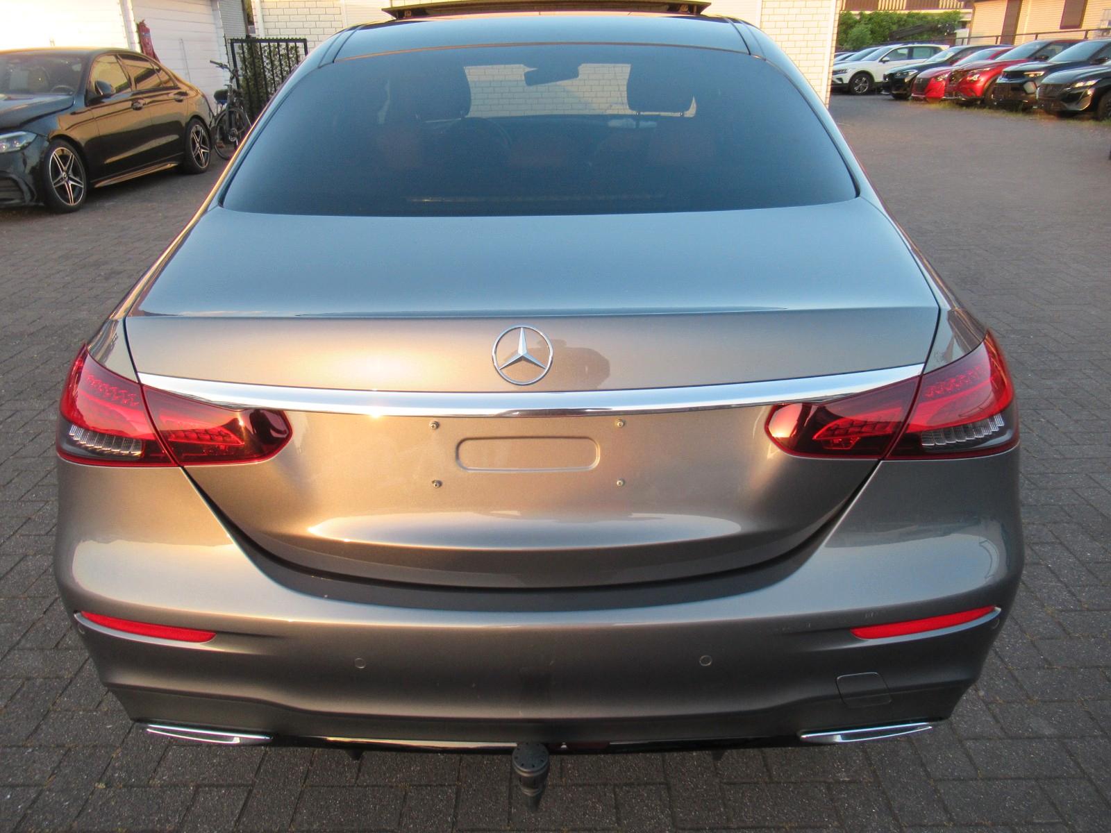 Mercedes-Benz E 200 d Aut. AMG-LINE Leder Navi Pano Burmester.