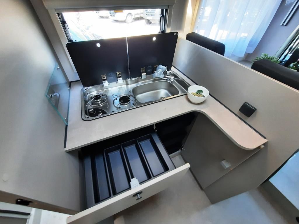 Fahrzeugabbildung LMC Tracer 730 EL Verfüg./Sparen Sie 8.131,- €