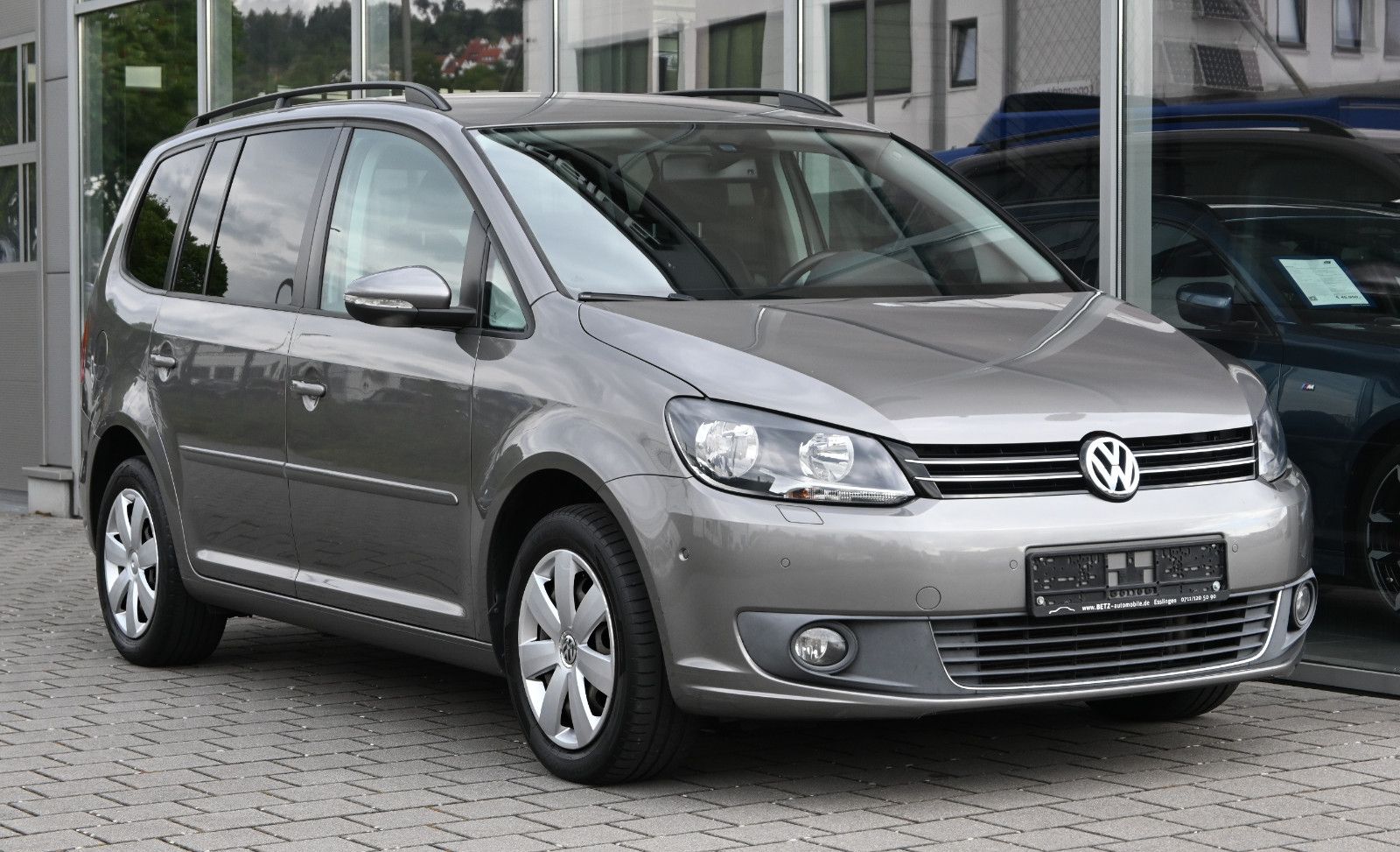 Fahrzeugabbildung Volkswagen Touran 1.6 TDI Comfortline °7-SITZE°KAMERA°02.28